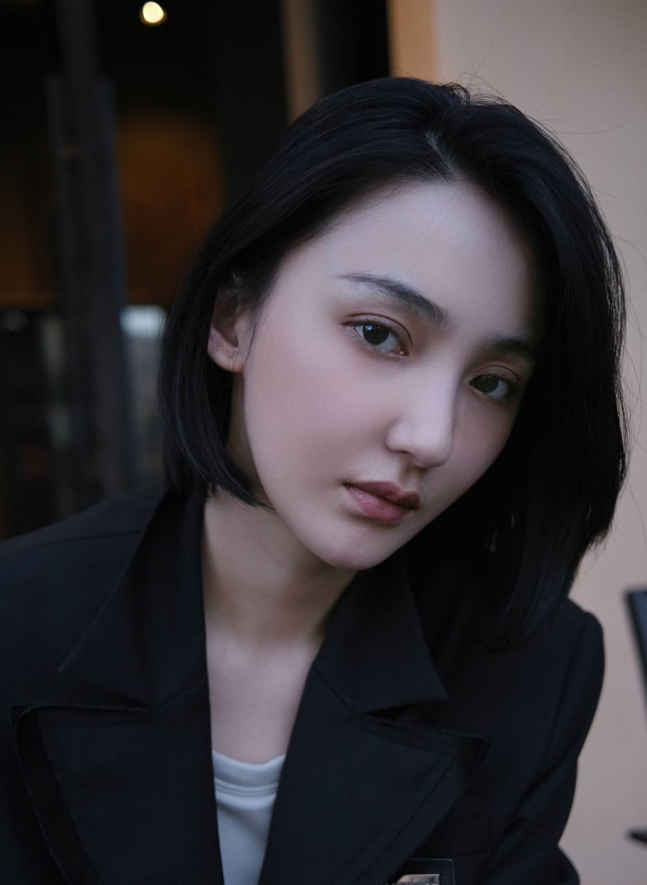 短发的艾晓琪,真是又美,又酷,又飒!