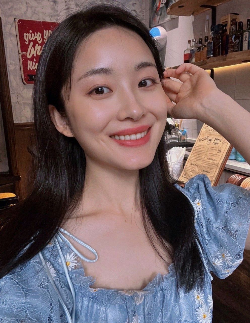 美女吴曼思,大气端庄,气质如兰