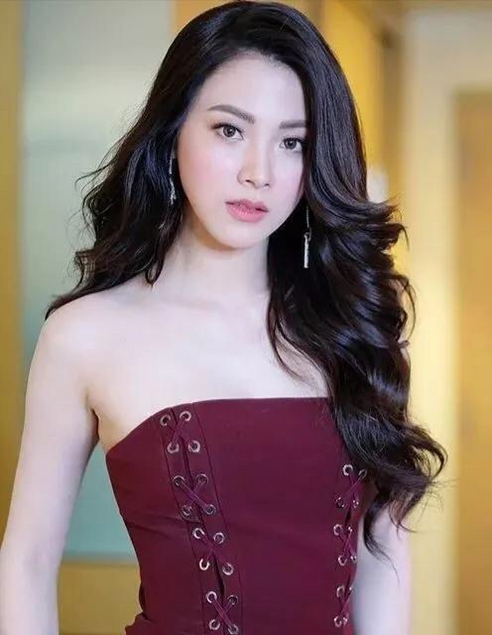 泰国女星平采娜·乐维瑟派布恩,汉名吕爱惠