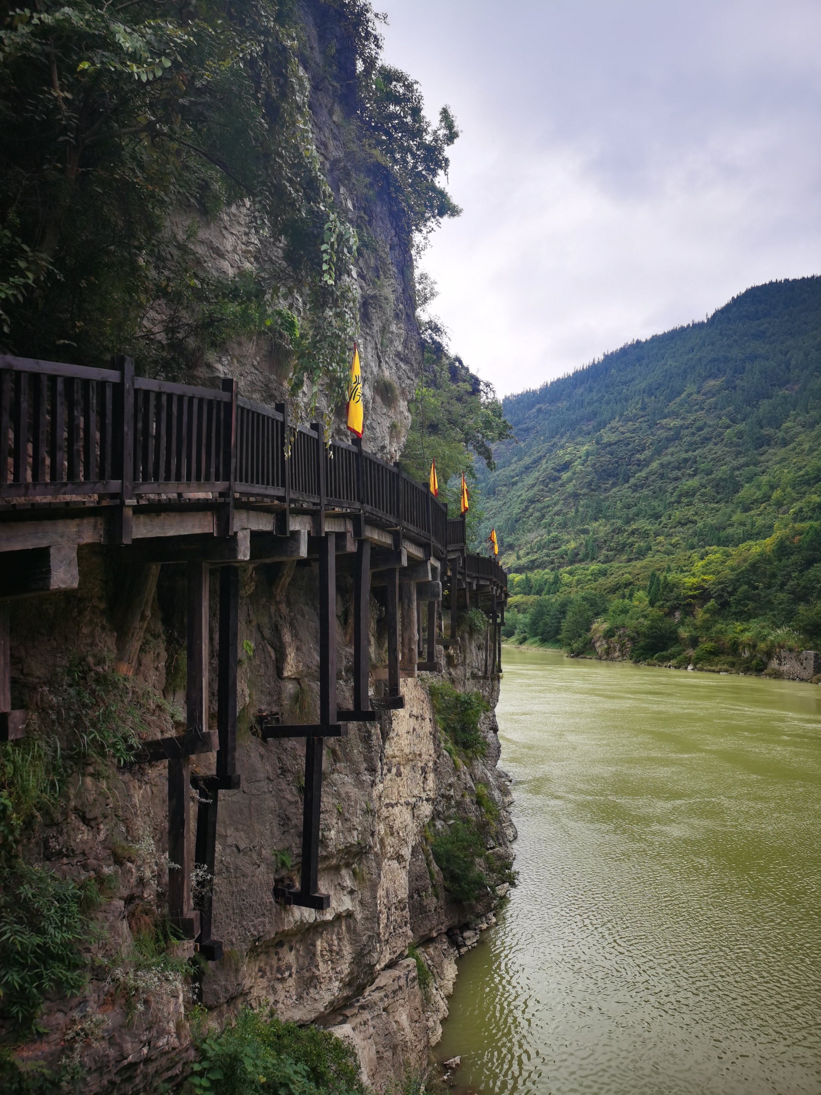 离广元最近的旅游景点图片