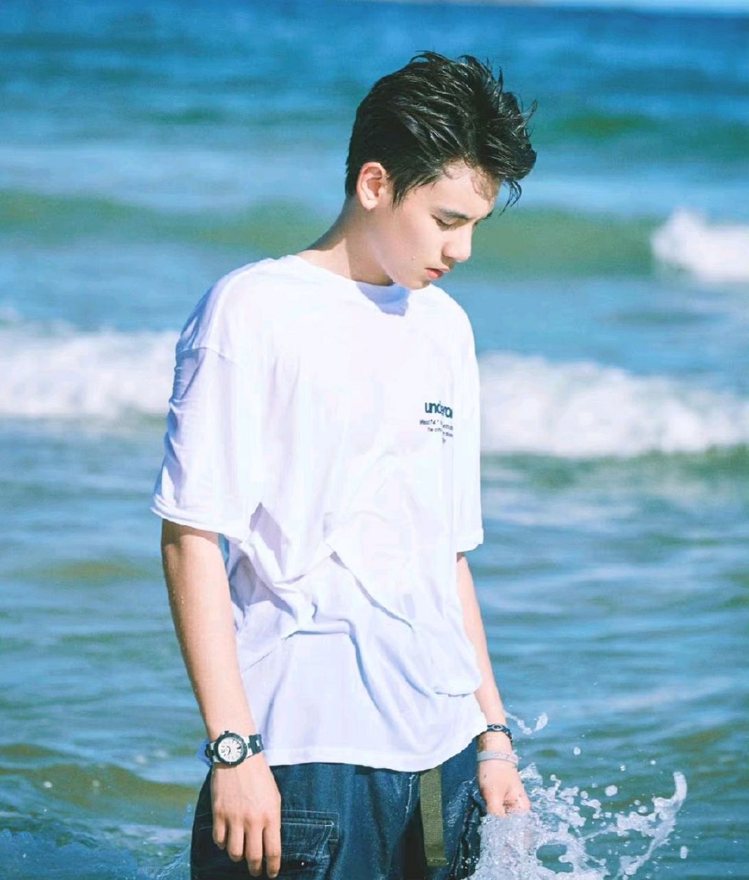 谁能拒绝有腹肌的胡先煦