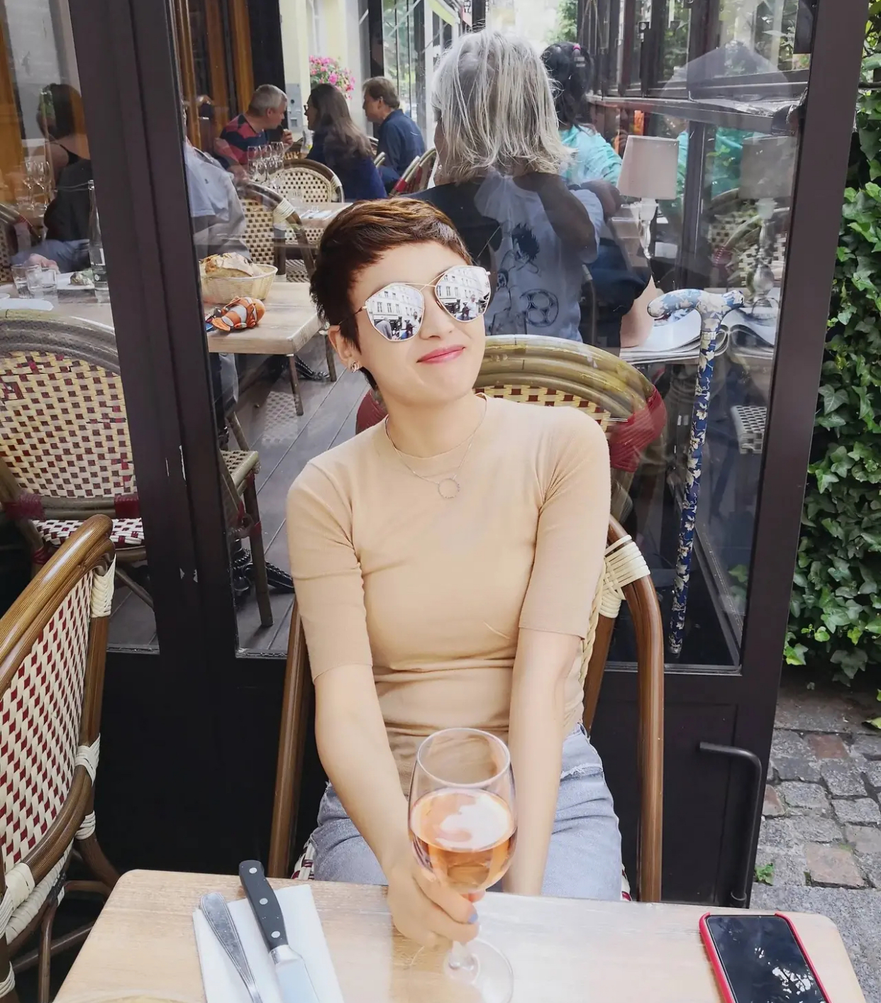 著名演员傅淼欧洲旅游,从布拉格到巴塞罗那,再到巴黎,太幸福了