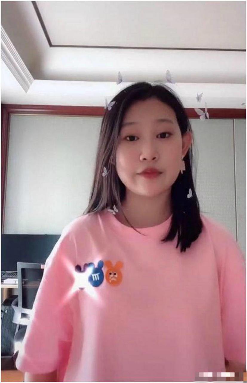 小沈阳的女儿沈佳润在网上分享自己跳舞的视频,这一跳,也让大家重新