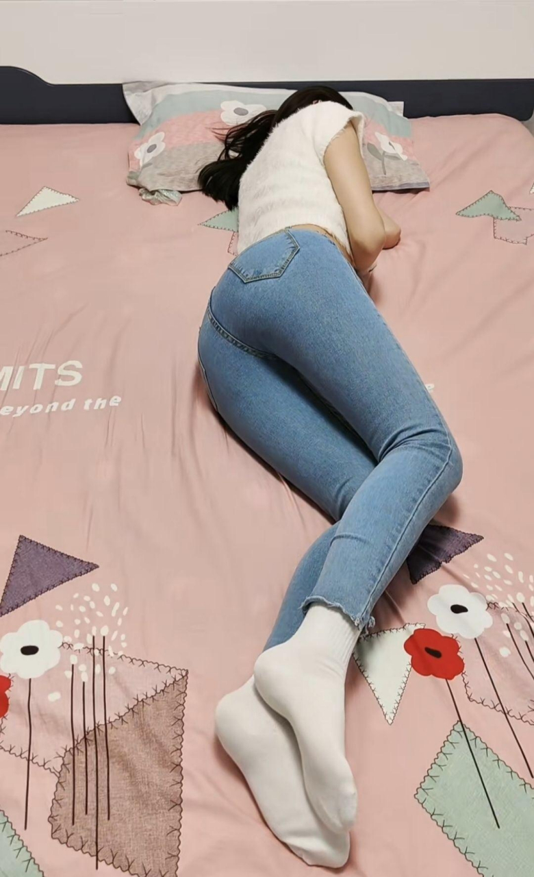 有喜欢女生穿白棉袜的嘛