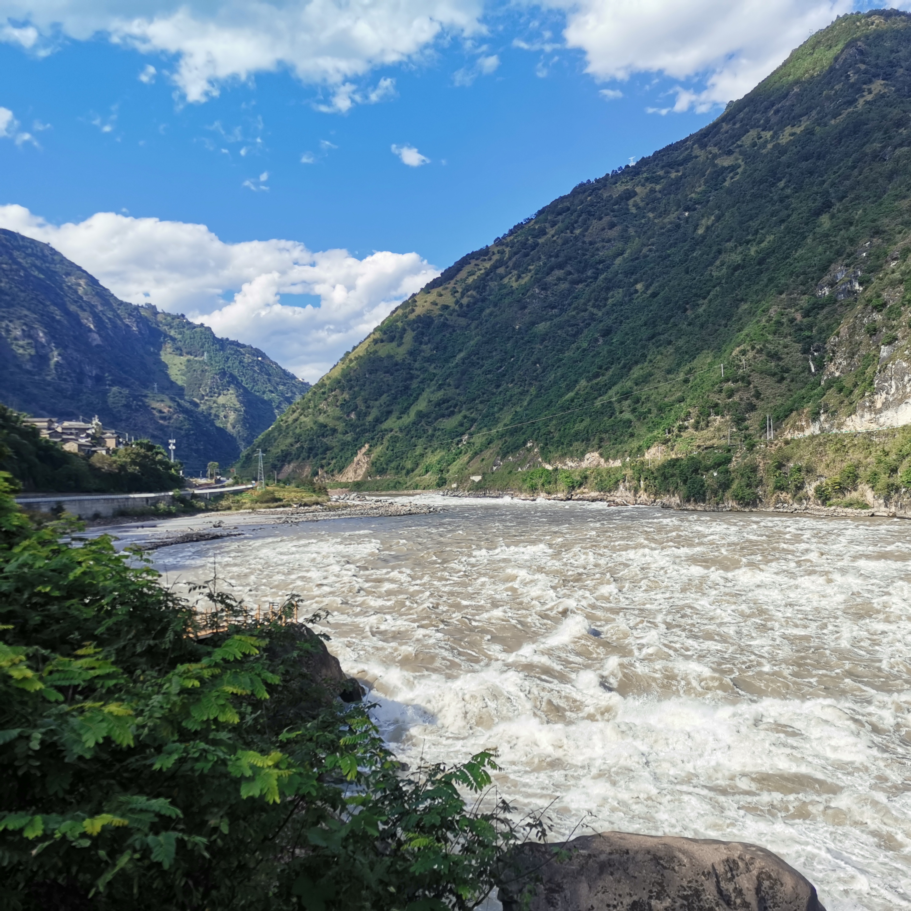 骑行怒江澜沧江,什么样的大山峡谷才配得上最美景观