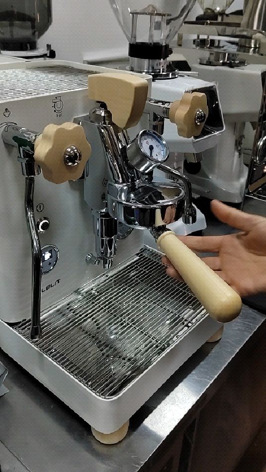 lelit v3咖啡机,客户到店试机-度小视