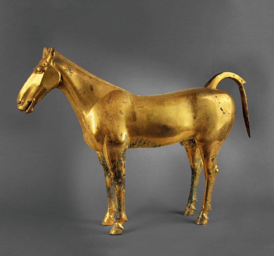 陕西农民挖水渠,意外挖出鎏金铜马,揭开史实:侵我大汉者,虽远必诛