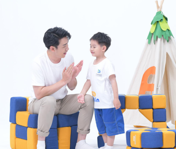 与父同行,温馨相伴!