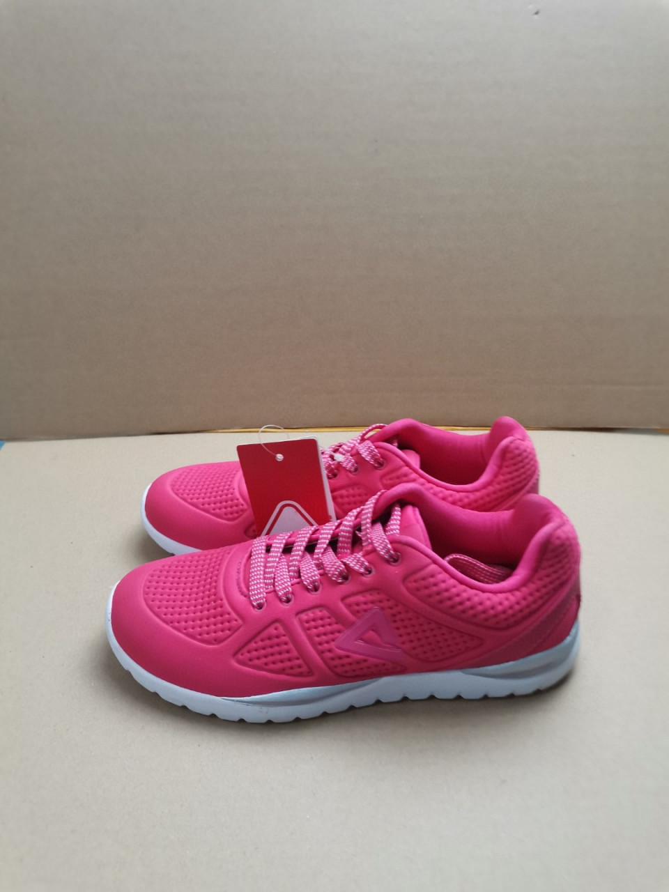 全新35码匹克女鞋春秋款 正品,春秋款,运动鞋跑步鞋,标准鞋码.