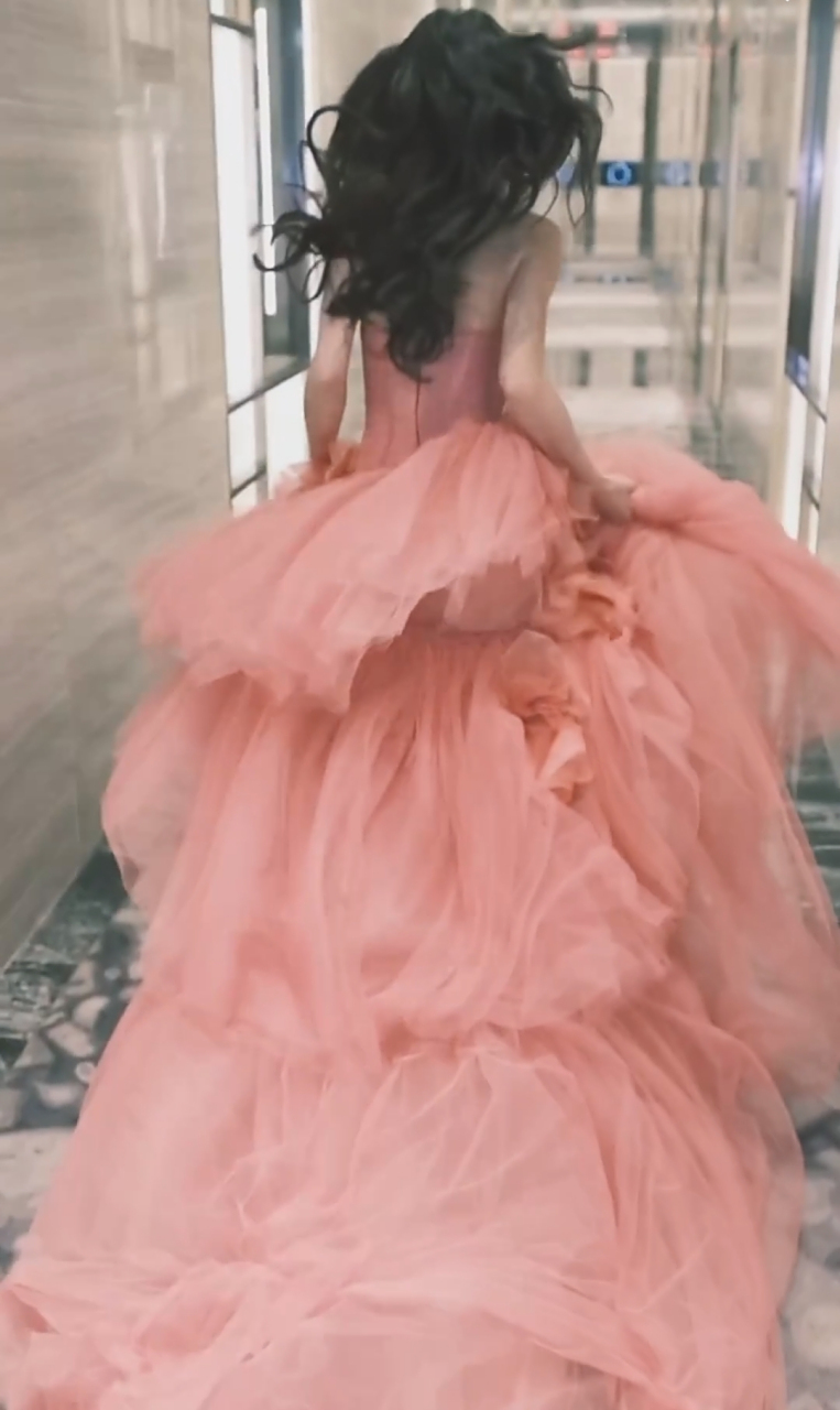 angelababy晒最新视频.