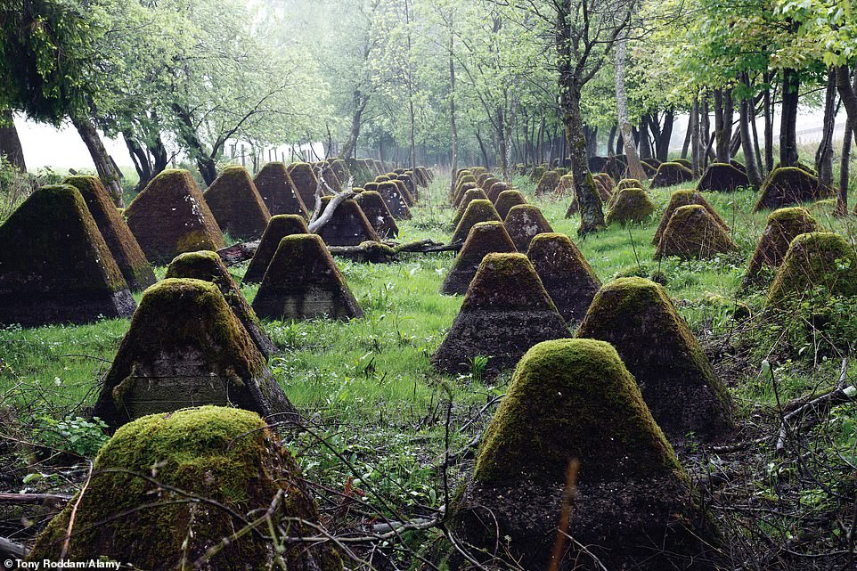 探索:二战遗留下来的遗迹,这些遗迹仍然伤痕累累