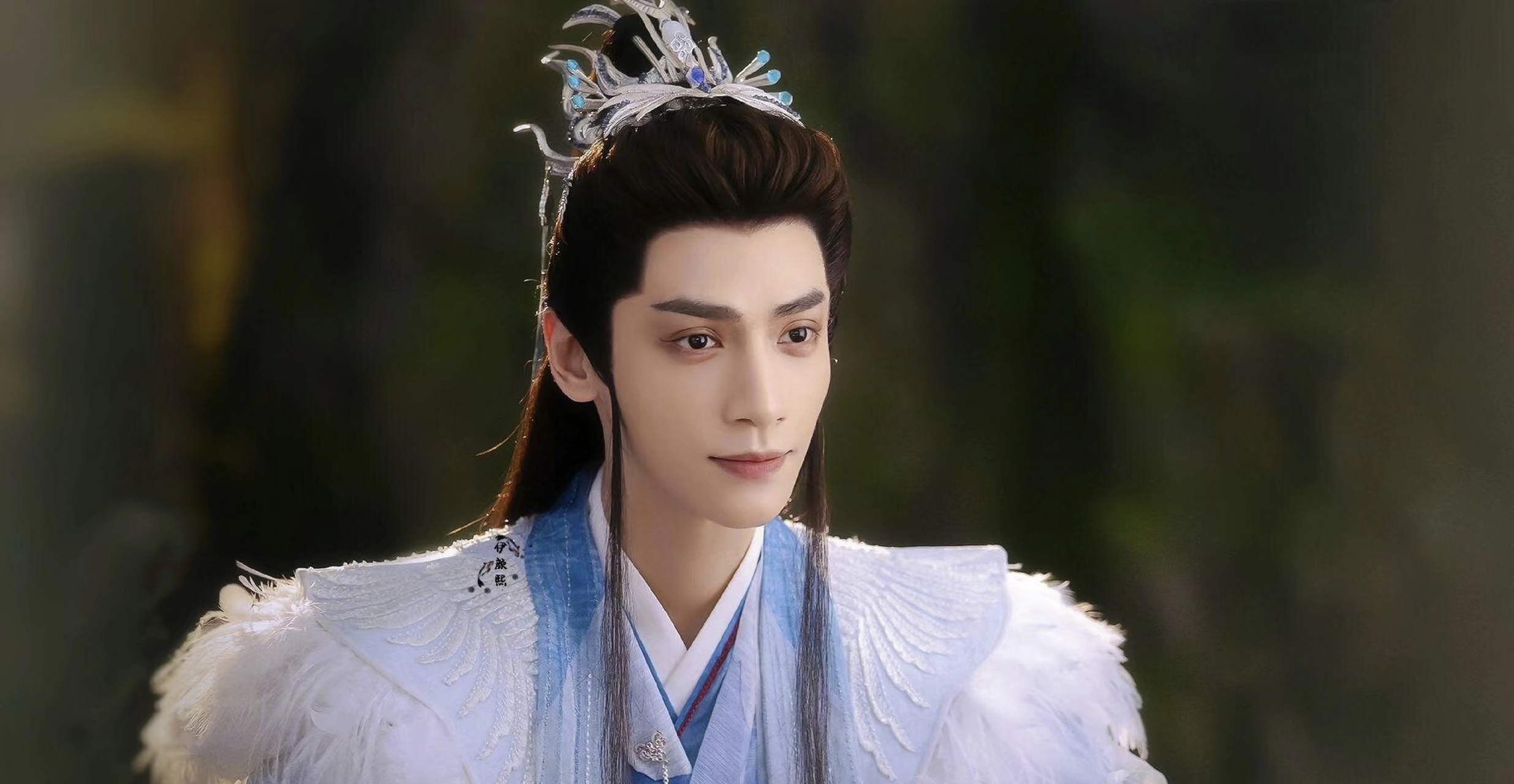 1,有综艺节目找罗云熙做飞行,他都拒绝了  2,鞠婧