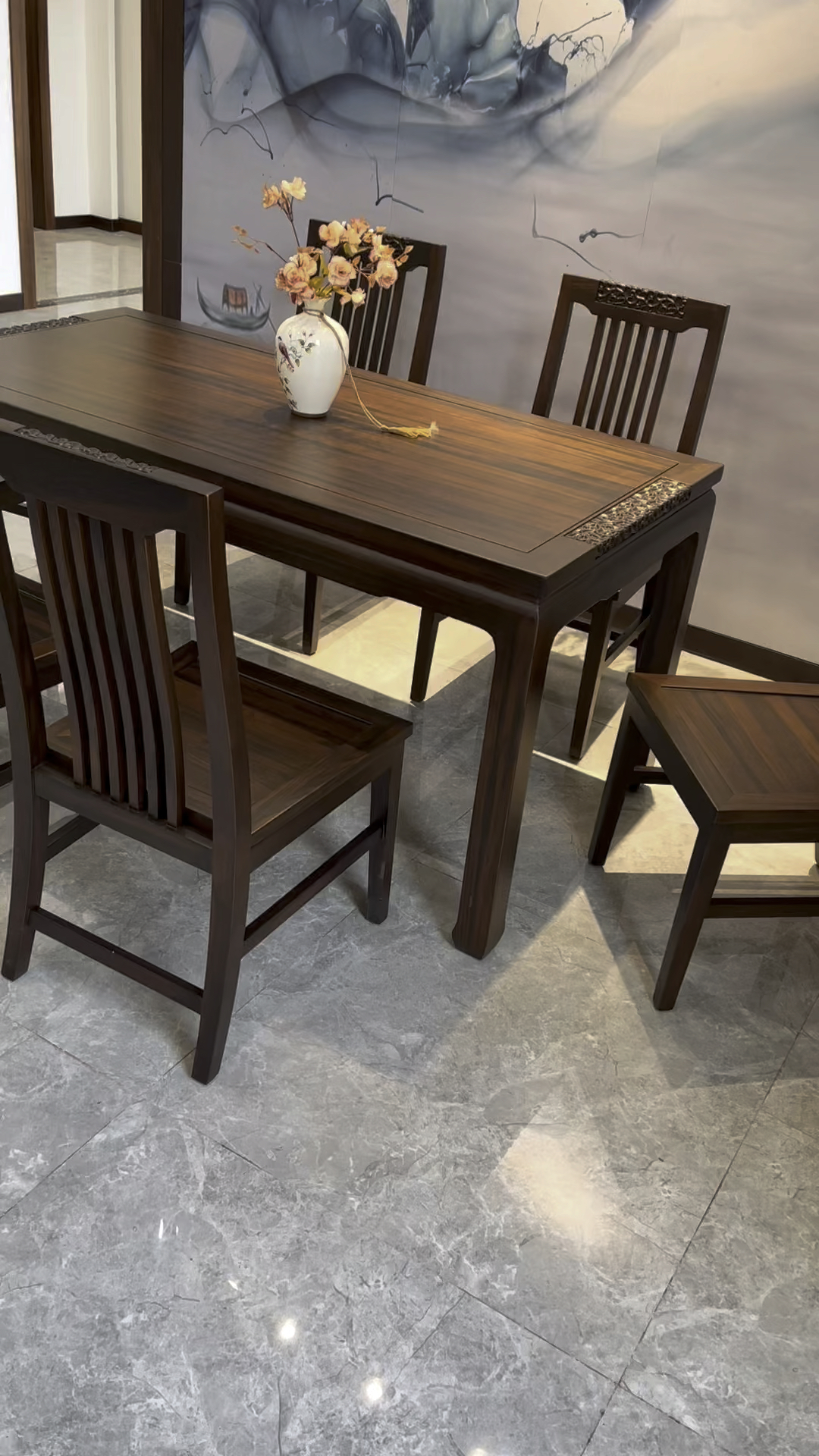 爱里古夷苏木有商家称东非酸枝硬木之王木中珍珠花纹绝美深色名贵硬木