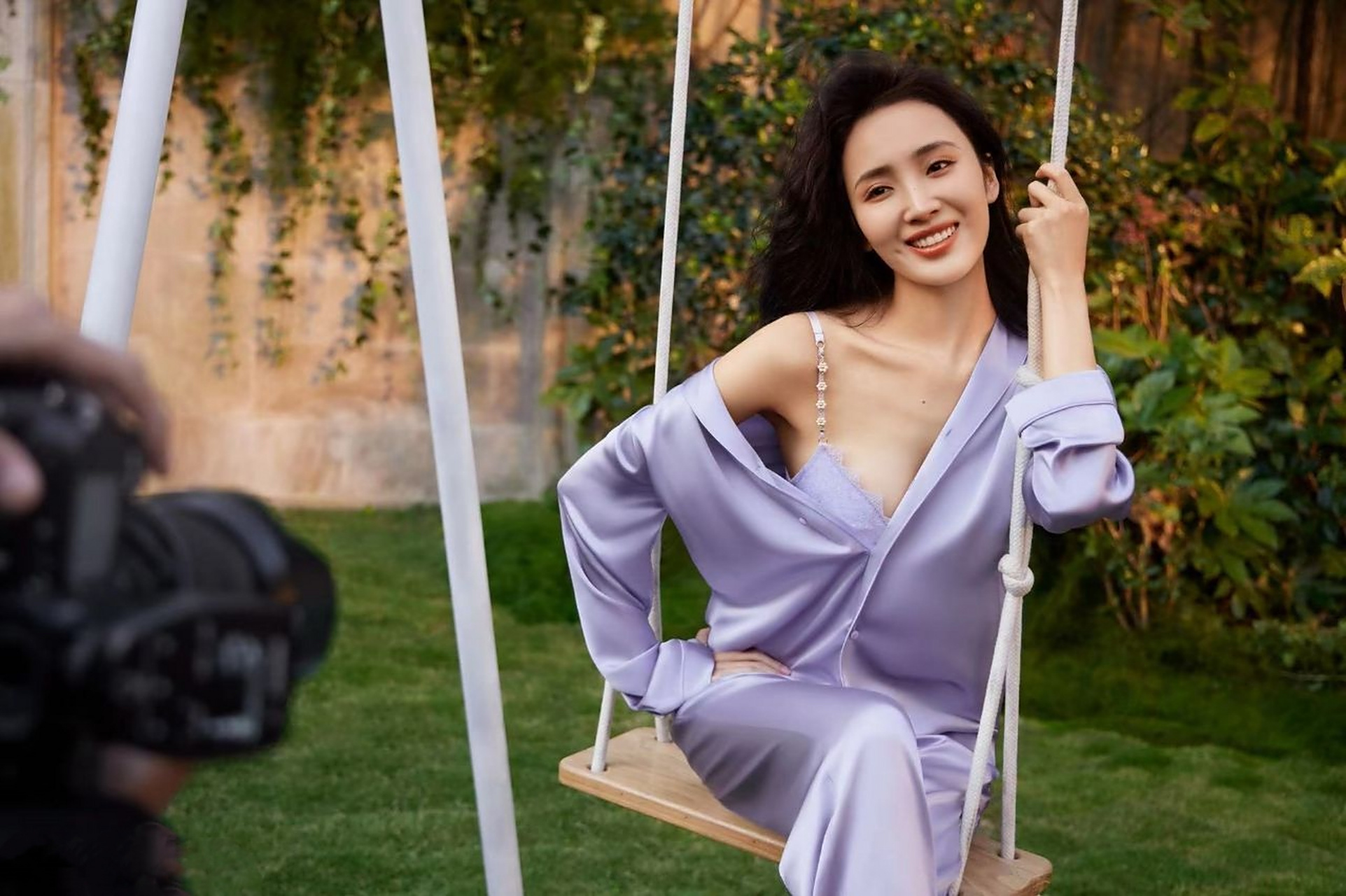 清凉时刻的#王紫璇# 雪肤玉貌的容颜,窈窕曼妙的身材,前凸后翘,丰腴