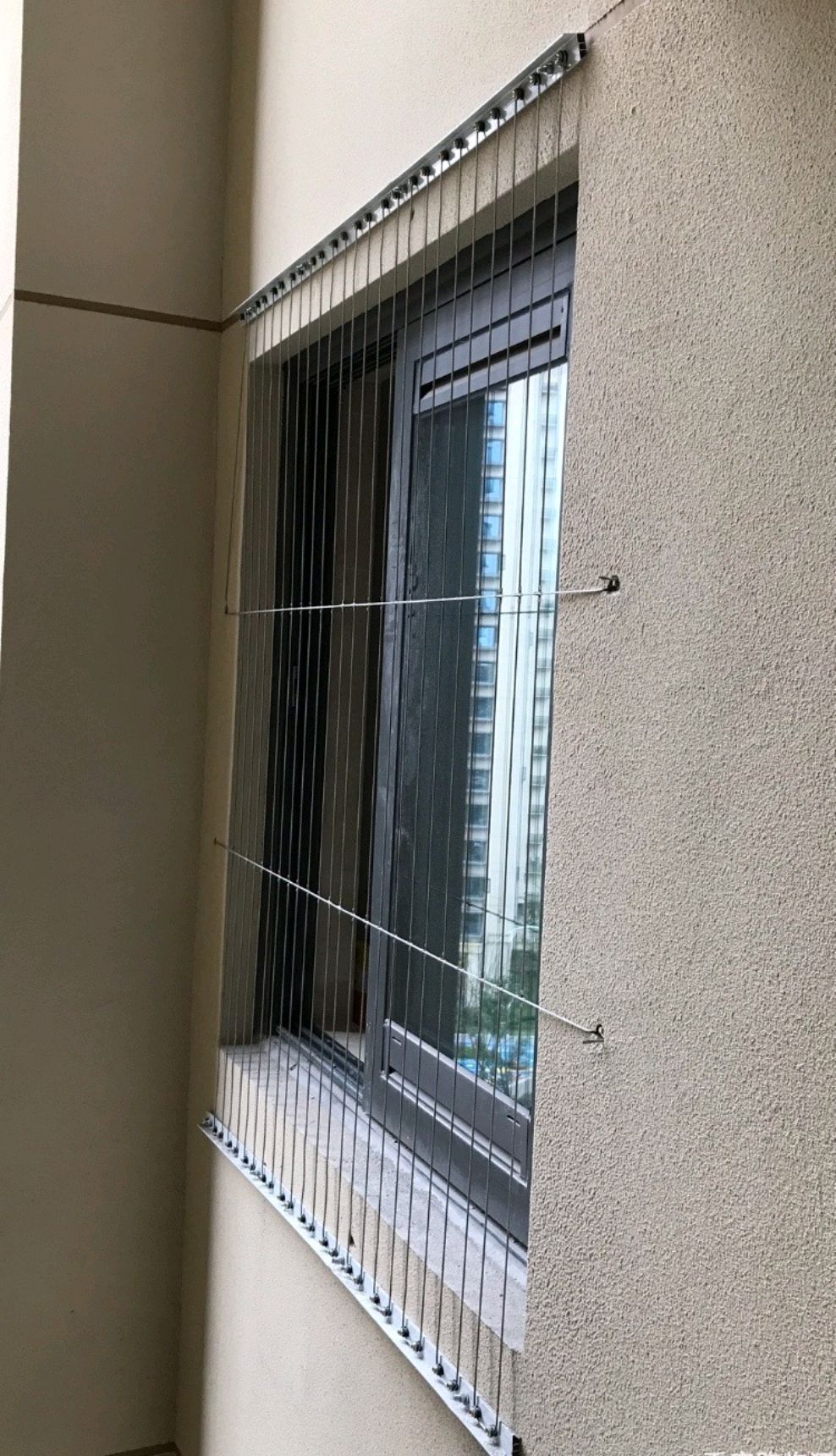重庆某小区因隐形防盗网吵翻天,因防盗网影响外观农村人才装!