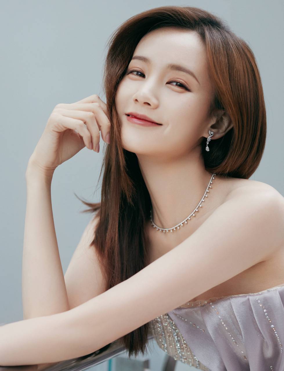 清秀高雅,姿容绝代!#美女# #明星# #气质