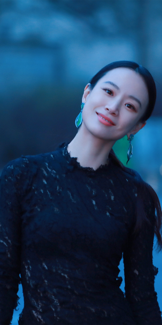 李梦黑色氛围感写真