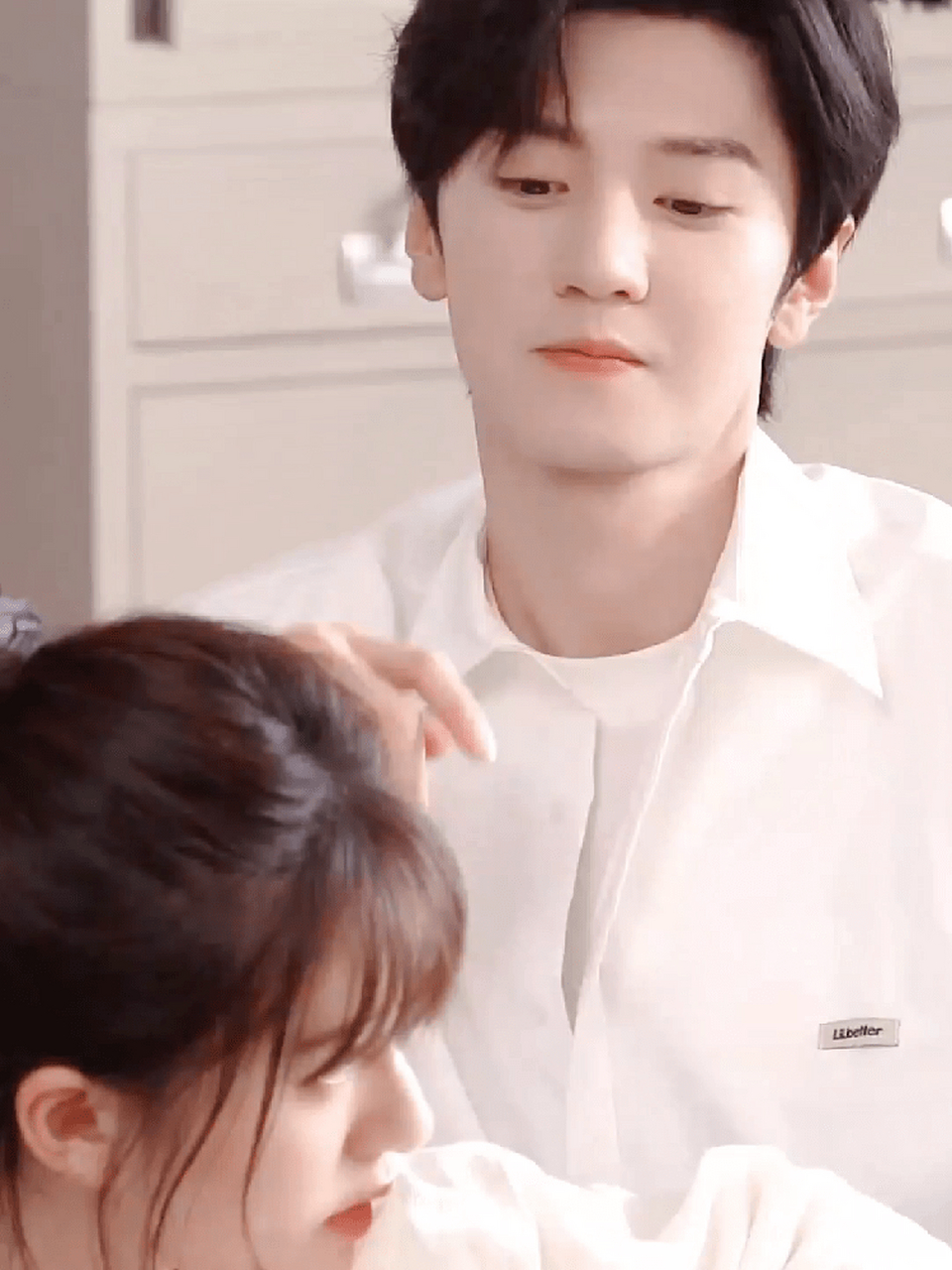 赵露思陈哲远脸颊吻终于来啦,太甜了吧!