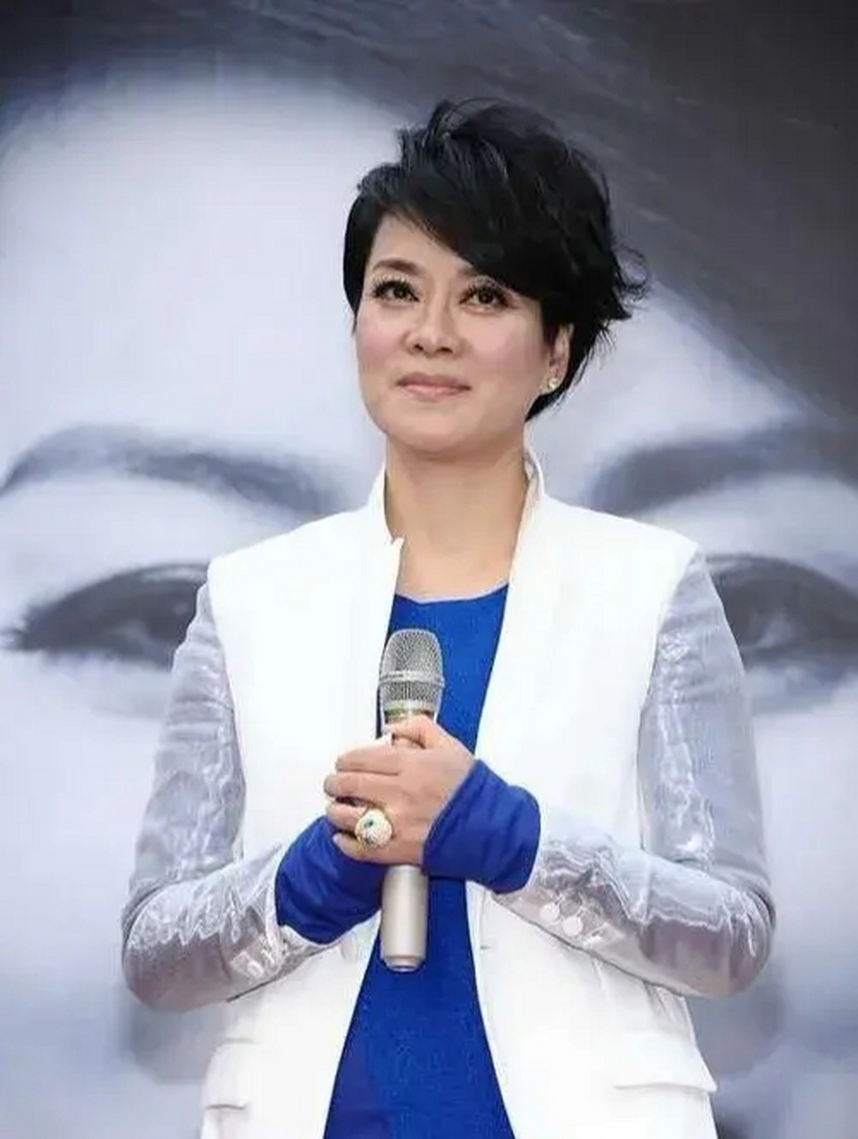 毛阿敏icon和她的儿子徐子崴icon,是音乐世家的典范!