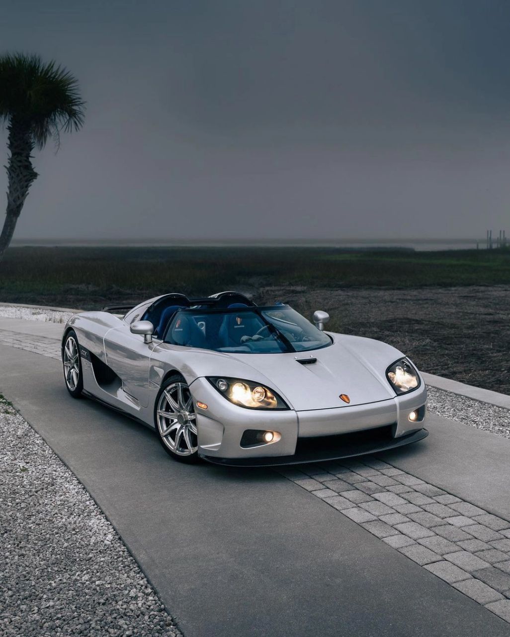 科尼赛克ccx是瑞典超级跑车制造商科尼赛克(koenigsegg)生产的一款