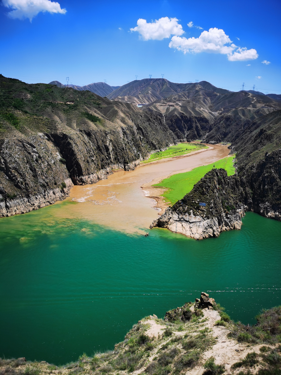 一边清澈一边浑浊,黄河与洮河交汇奇观,你知道哪边是黄河吗?