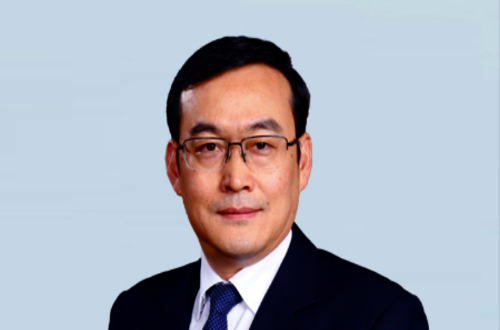 张家港首富,50万起家,创富2000亿,15年世界500强,只因这秘诀!