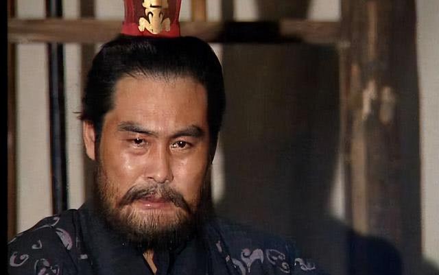 许褚跟典韦联手战关羽,能在100回合内将关羽砍于马下吗?