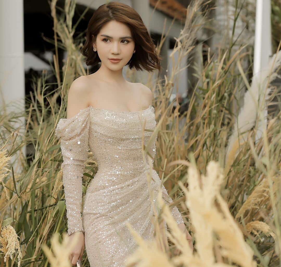 越南第一美女 低胸晚礼服邓玉贞