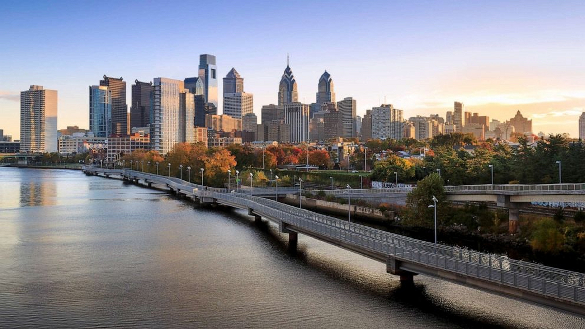 美国费城发生化学品泄漏事件后,使得当地居民无水可用!