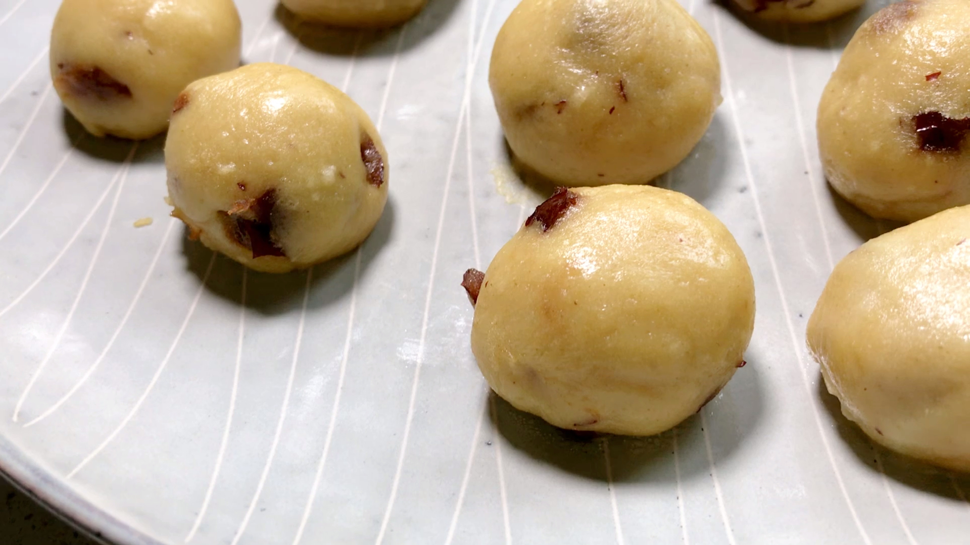 家里有黄米面的试试这样做,软糯香甜有嚼劲,比糯米圆子好吃