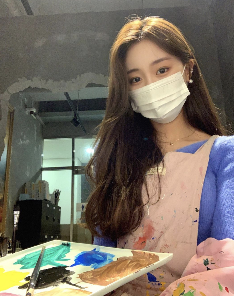 韩国妹纸推荐@chaevely___ 眼神深深吸引了我！