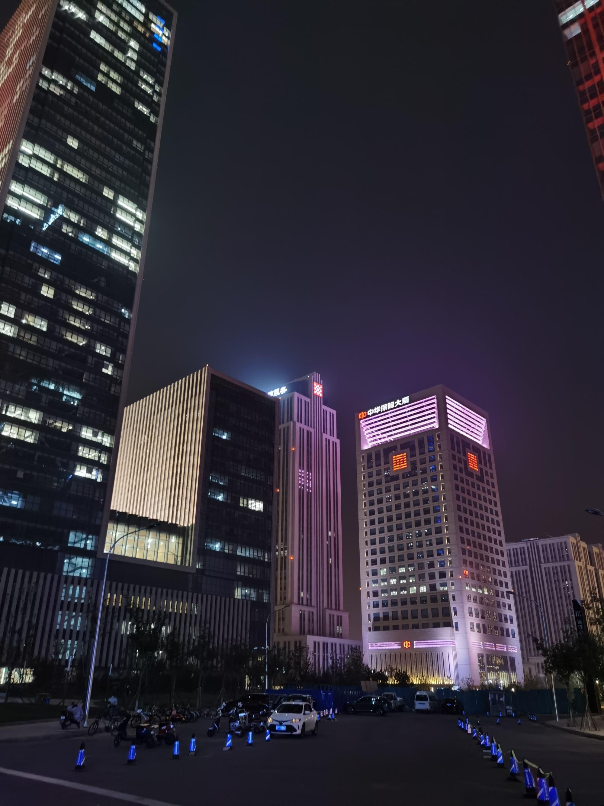 夜色下的丽泽商务区