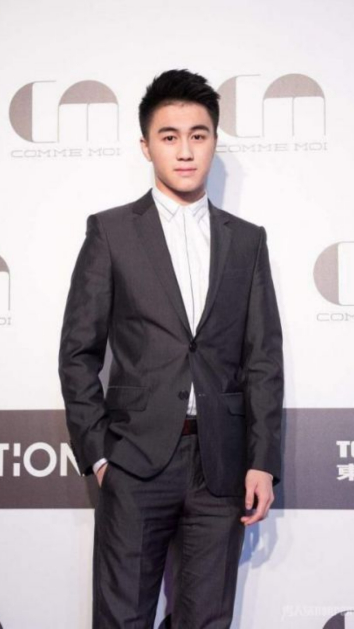 奚梦瑶教何猷君人情世故# 有博主为奚梦瑶点赞,称她教会老公何猷君