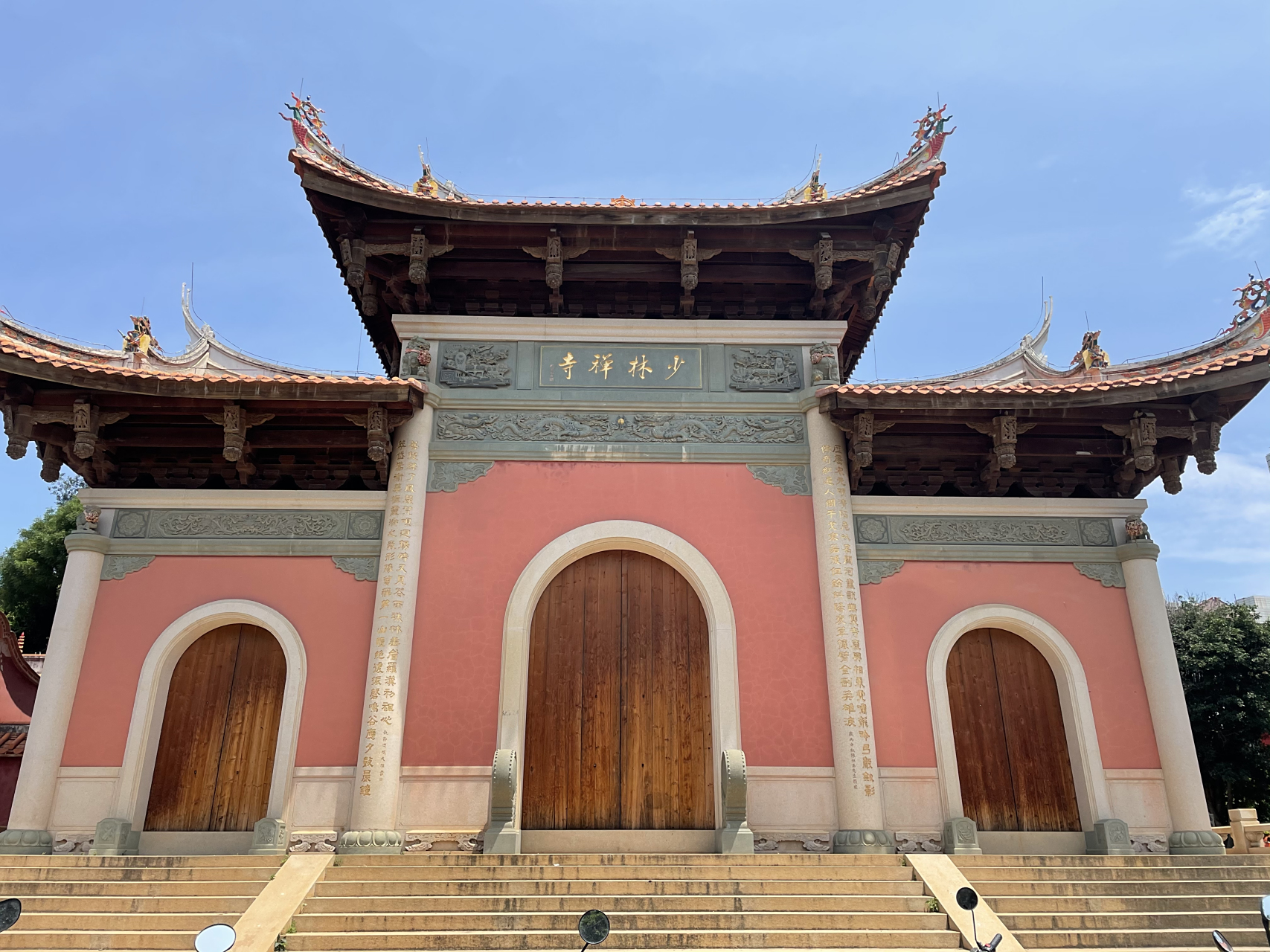 五一小长假大吐槽# 位于福建泉州的南少林寺,庙宇林立,雕梁画栋,庄严