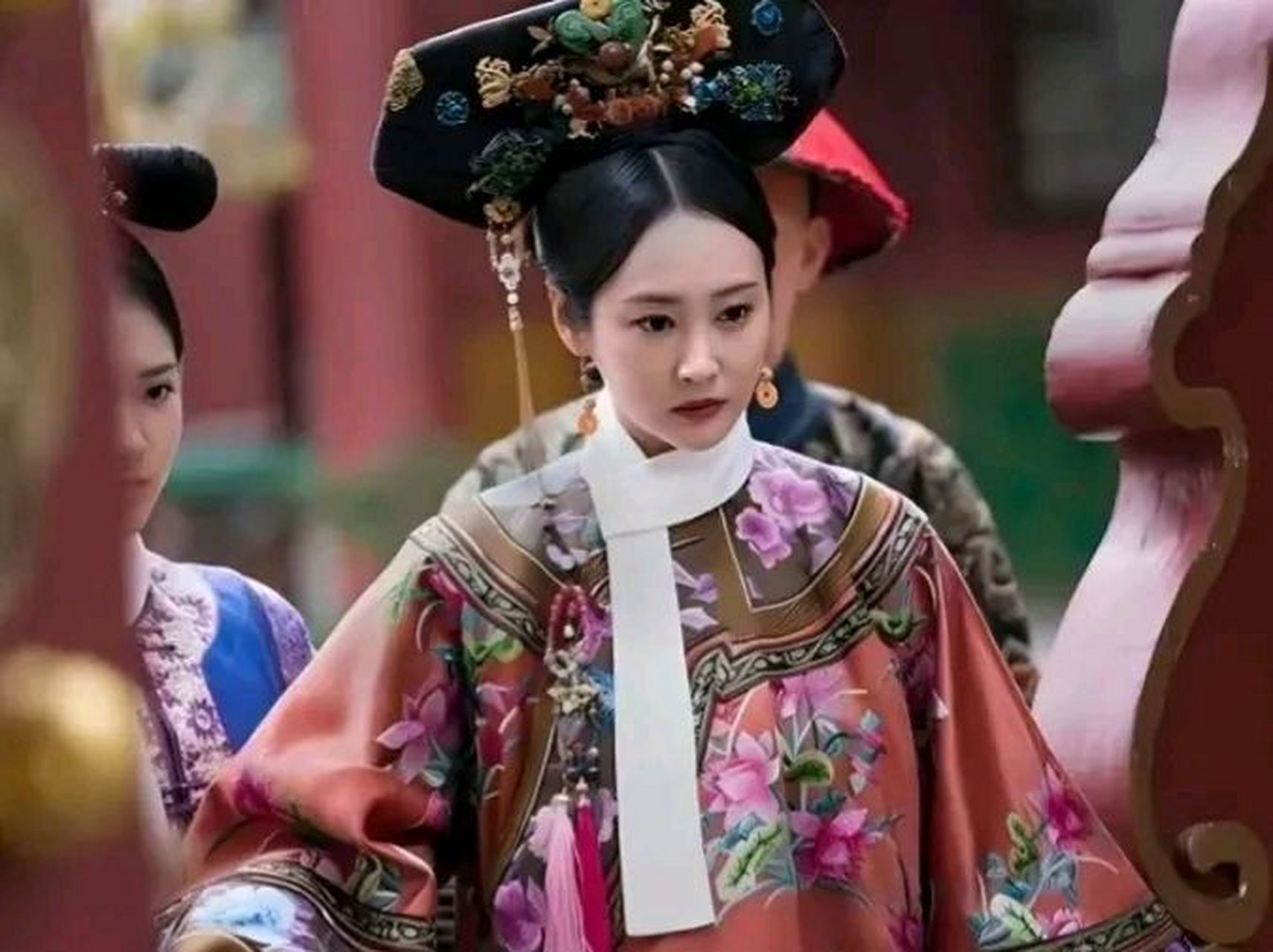 1774年,64岁的乾隆给太后请安时遇到惇妃,很是心动,当夜就宠幸了她.