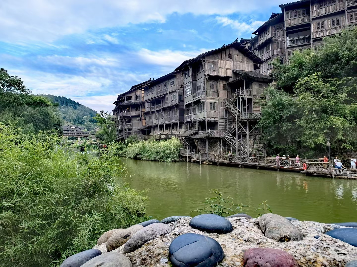 遵义乌江寨是充满活力和浪漫情调的小镇,能感受到人文自然的融合