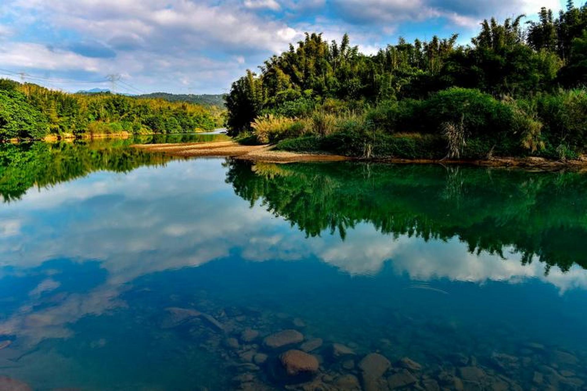 上联:山清水净,求对下联. 下联