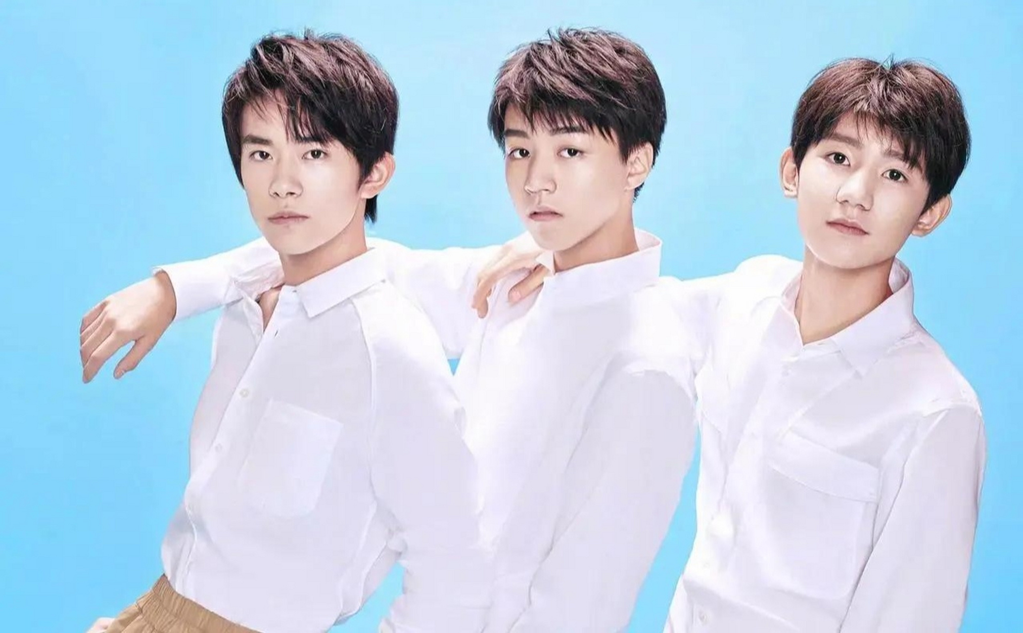 时代峰峻四代同堂全家福来了,tfboys是妥妥的c位,十周年演唱会不见不