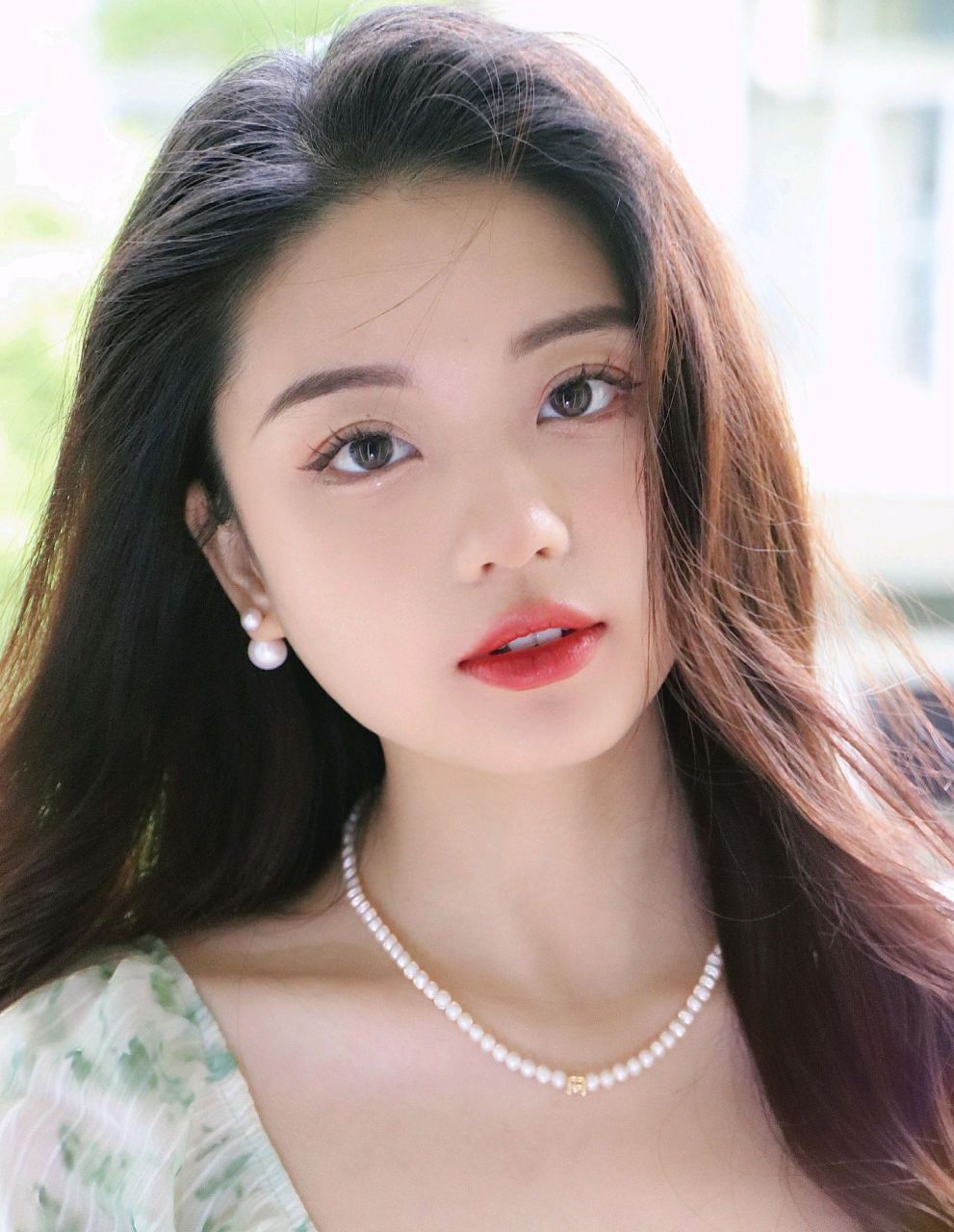 圆脸美少女"肉饼",高学历高颜值的模特