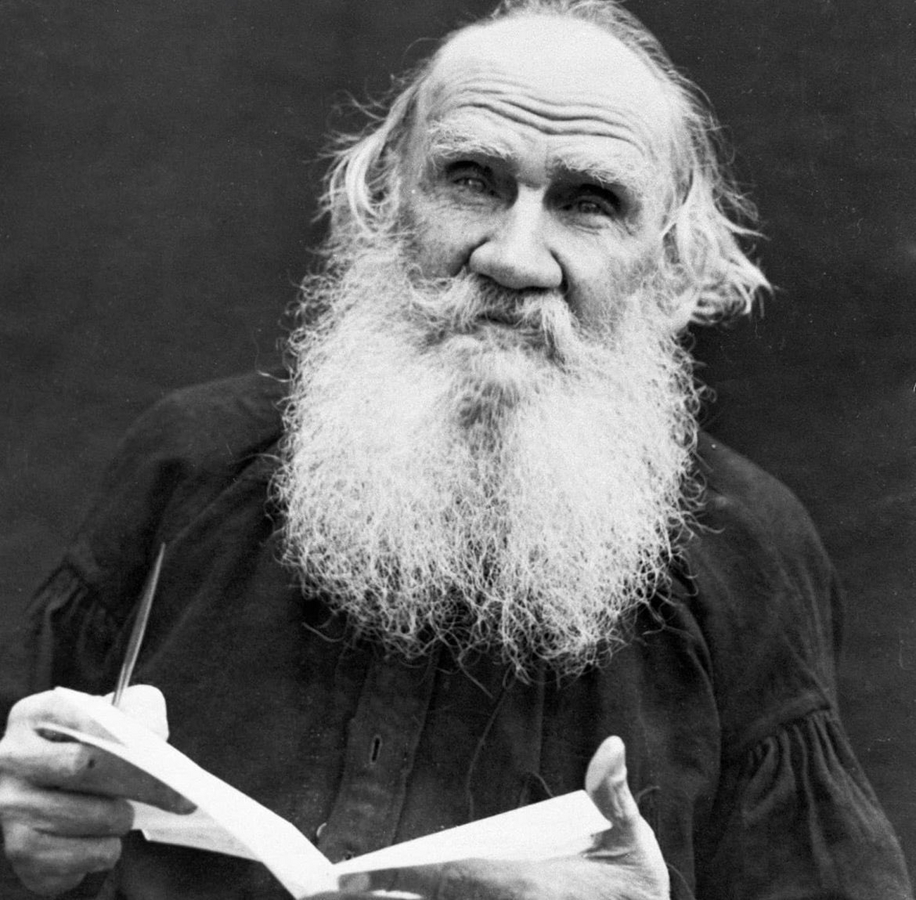 托尔斯泰成为一位在文学和社会活动上都留下了不可磨灭印记的傀儡人物