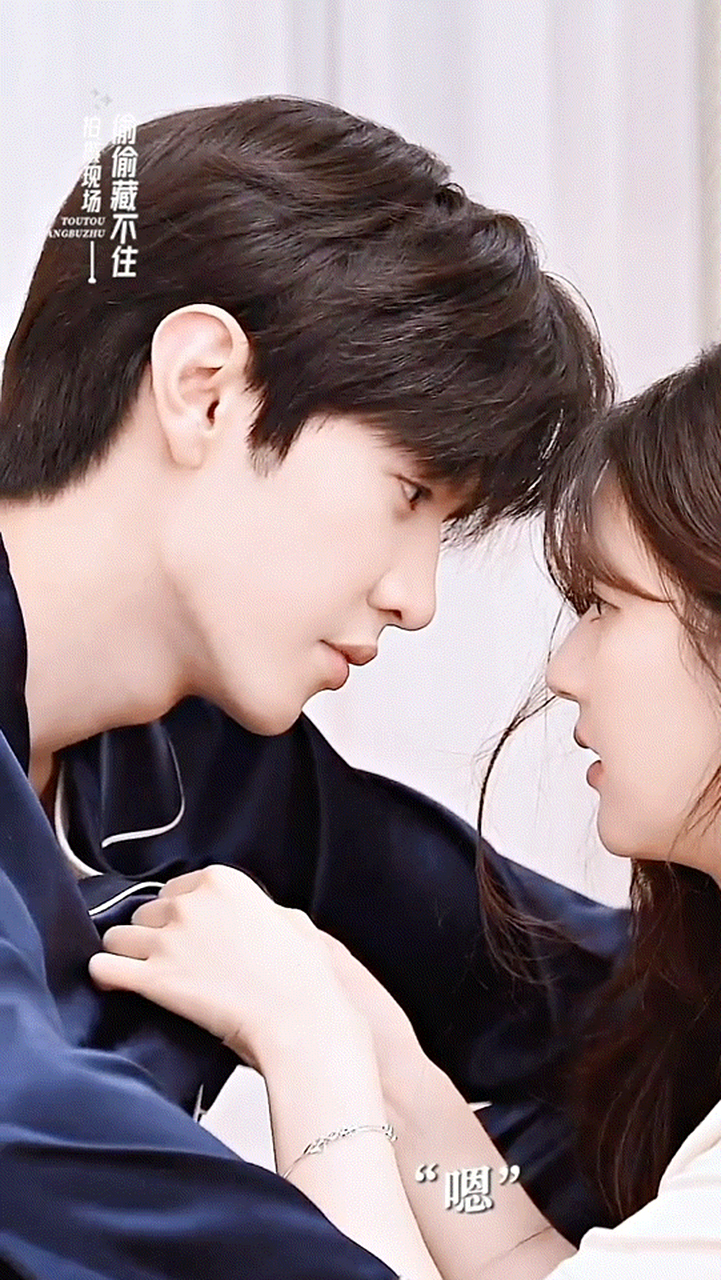 赵露思陈哲远沙发40秒拥吻## 赵露思陈哲远这段吻戏太欲了～搂腰拥吻