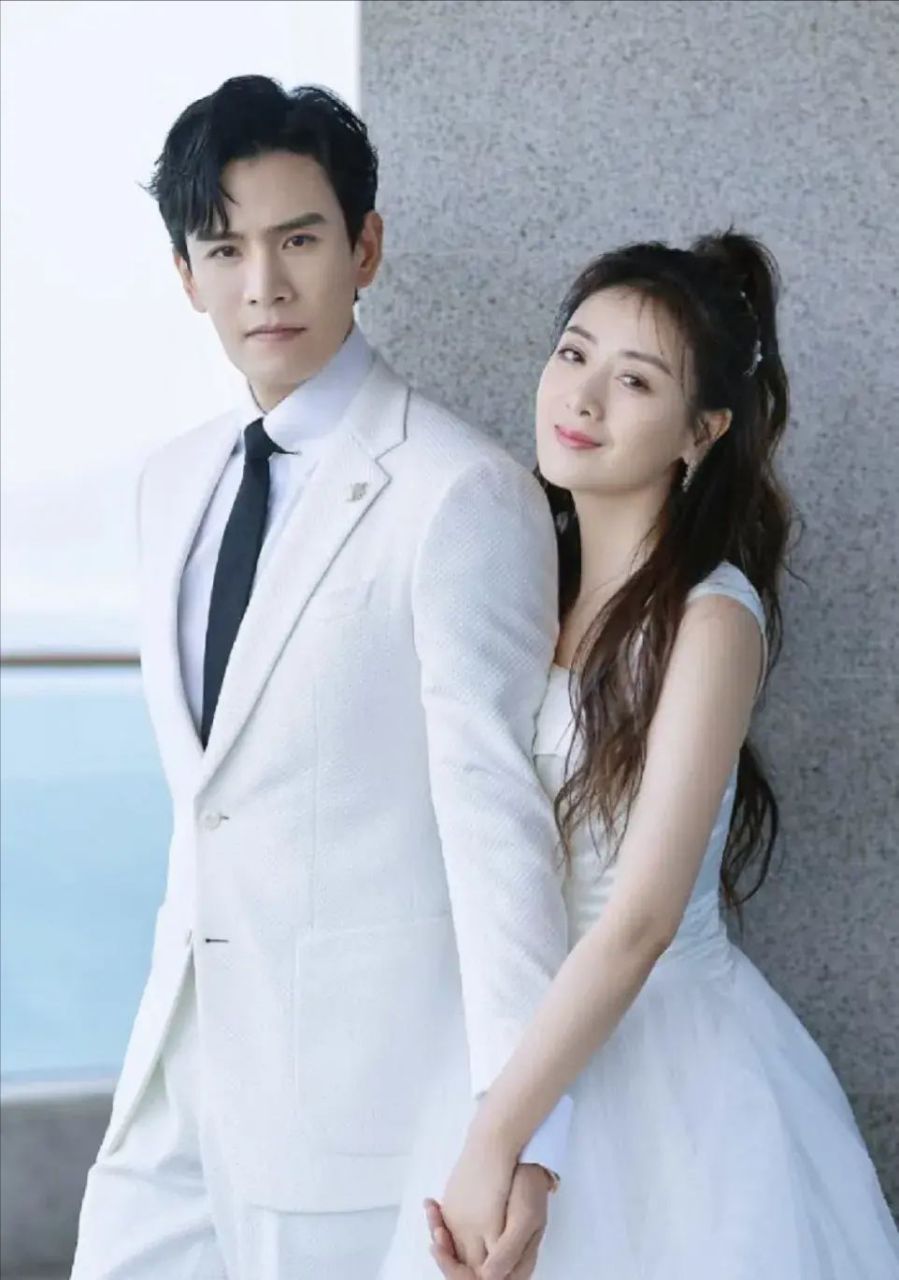 当初的小李琳凭借着杜冰雁一角,在娱乐圈大放光彩