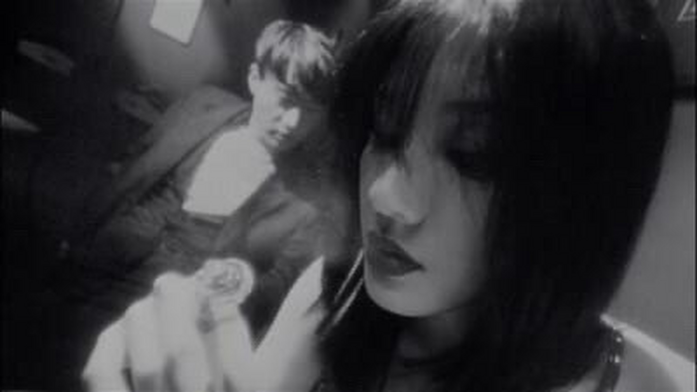 《堕落天使》是由泽东电影公司出品的文艺片,由香港导演王家卫执导