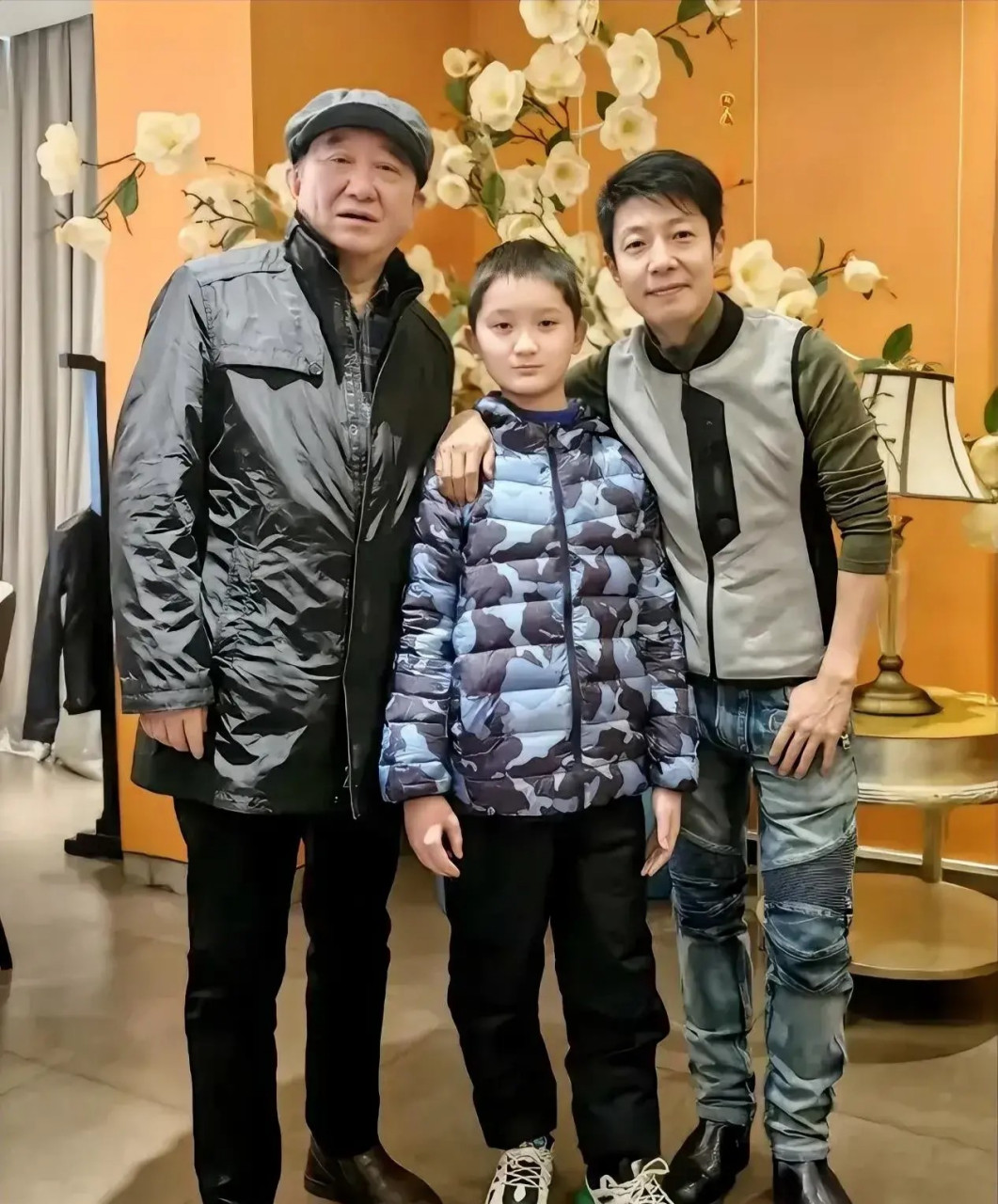 混血龙凤胎儿女正脸首曝光超可爱,亲妹撒贝娜颜值超高不输明星  近日