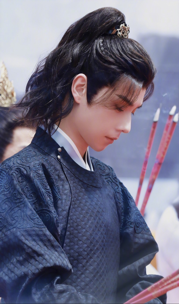 胡一天古装像很多人,就是不像他自己