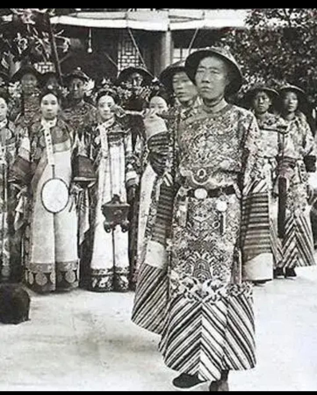 1911年3月4日,慈禧太后最宠幸的大太监李莲英死去,时年64岁,李莲英的