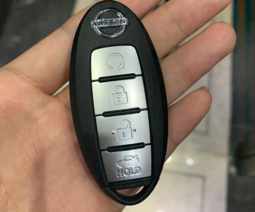 14代轩逸车钥匙电池型号