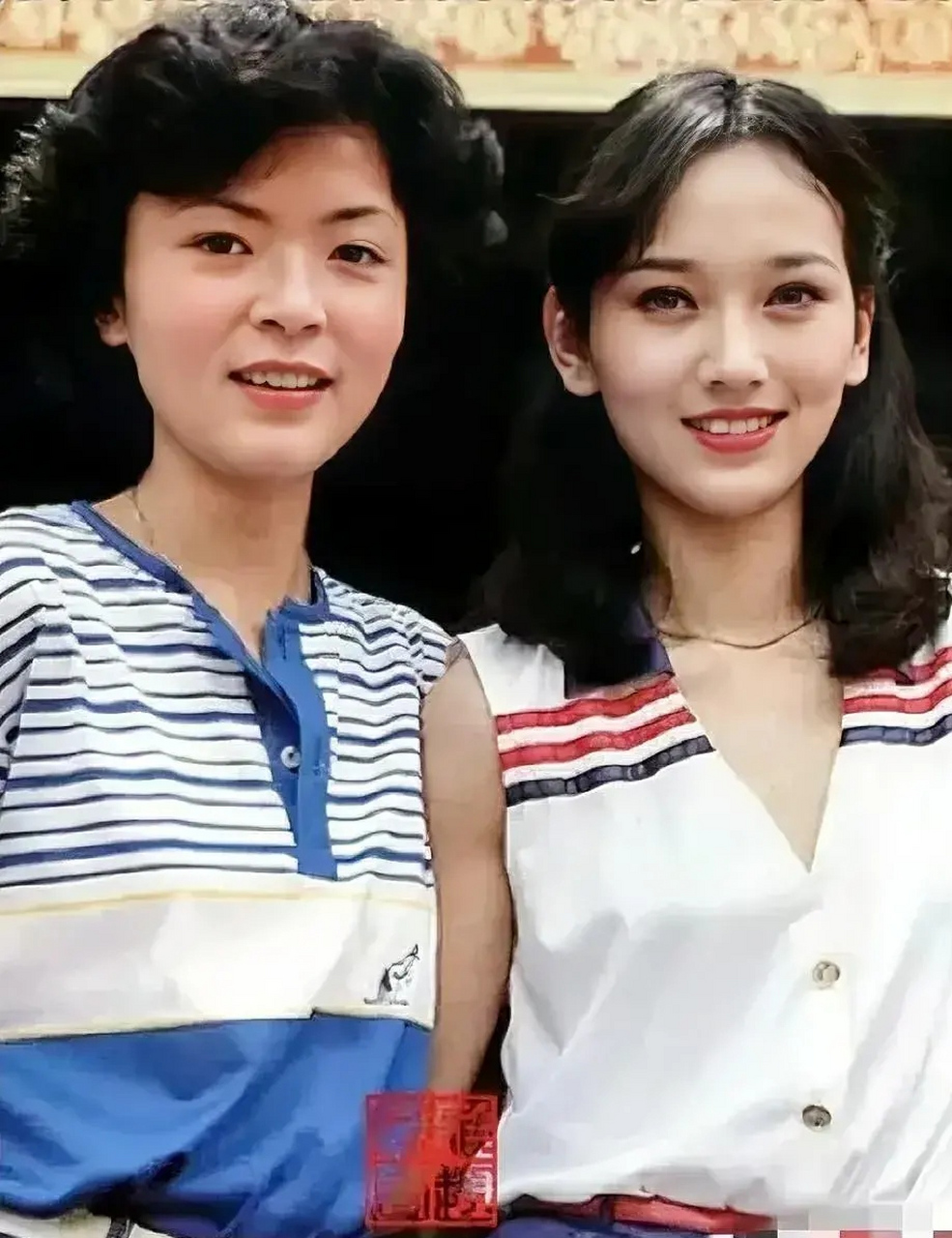 赵雅芝:人面桃花相映红 第一次看到赵雅芝露额头的照片!