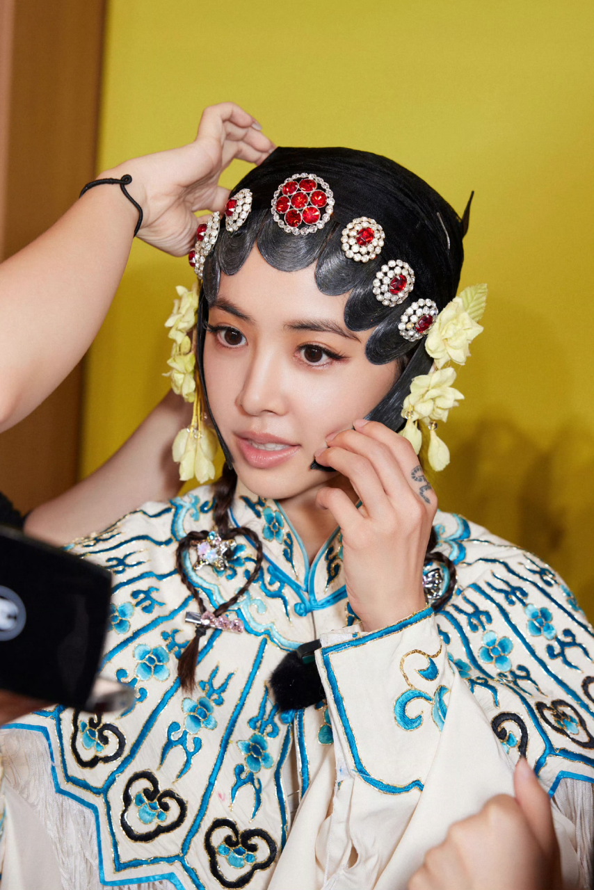 蔡依林古装扮相很漂亮,身段也学得有模有样!