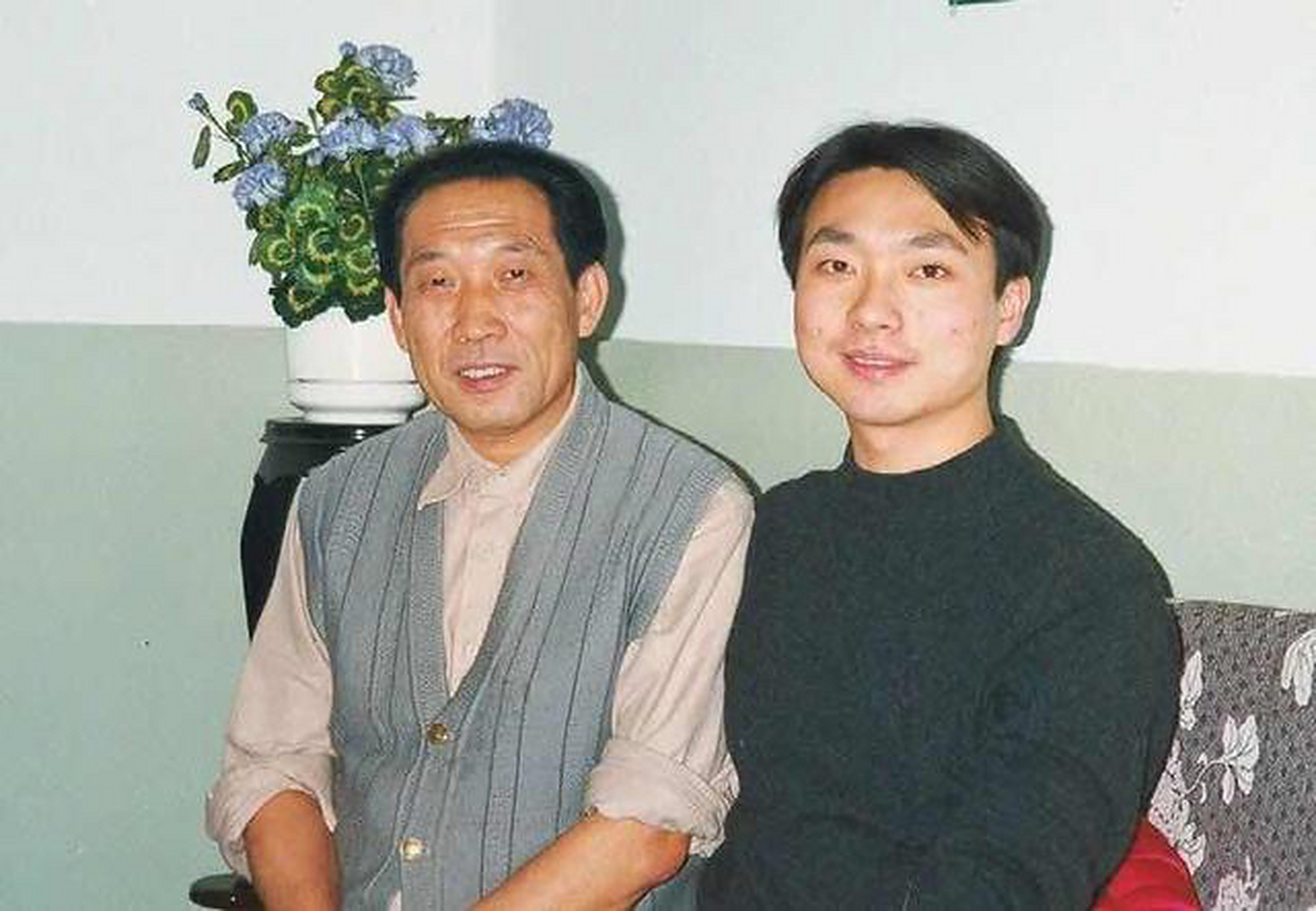 1997年,正在热恋中的康辉和女朋友刘雅洁的合影,两人不仅是同专业的